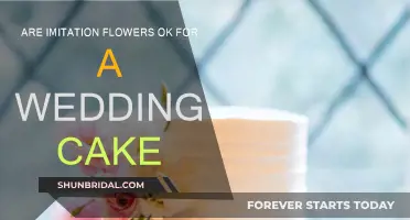 Imitation Flowers: A Wedding Cake Trend?