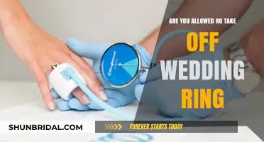 When to Take Off Your Wedding Ring