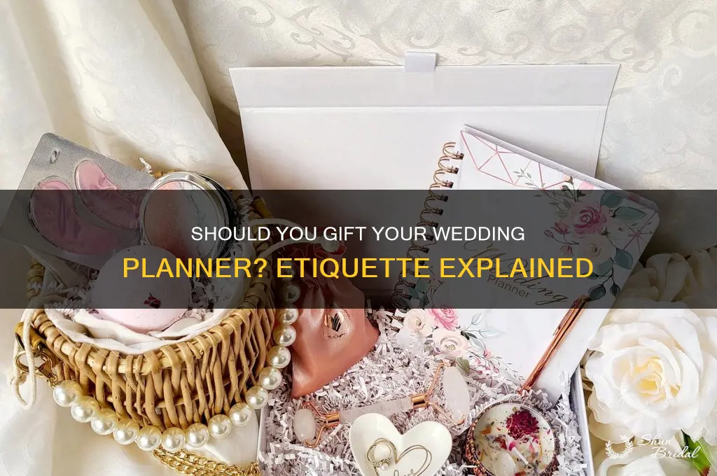 are you supposed to get your wedding planner a gift