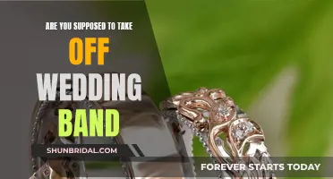 When to Take Off Your Wedding Band