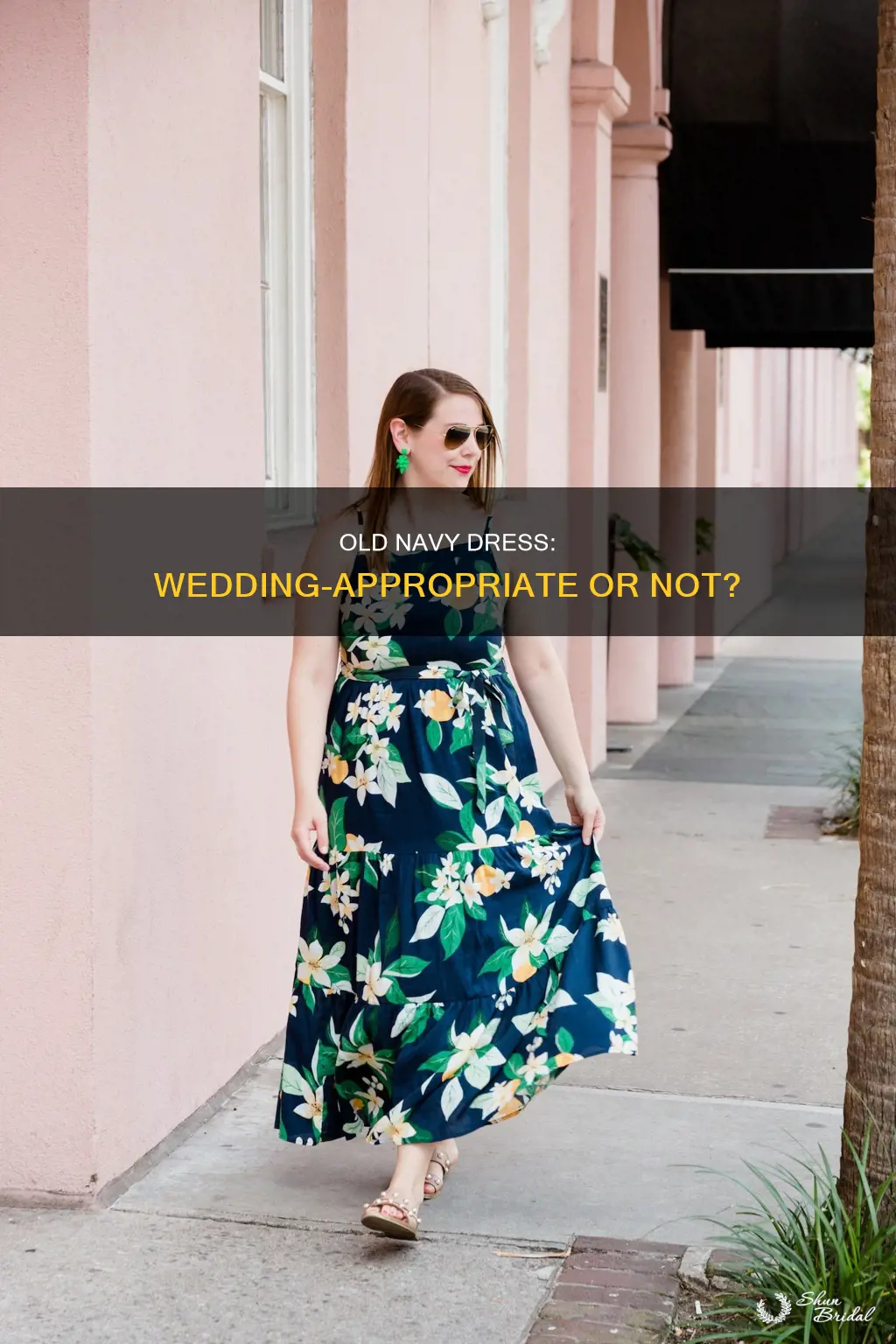 can I wear old navy dress to a wedding