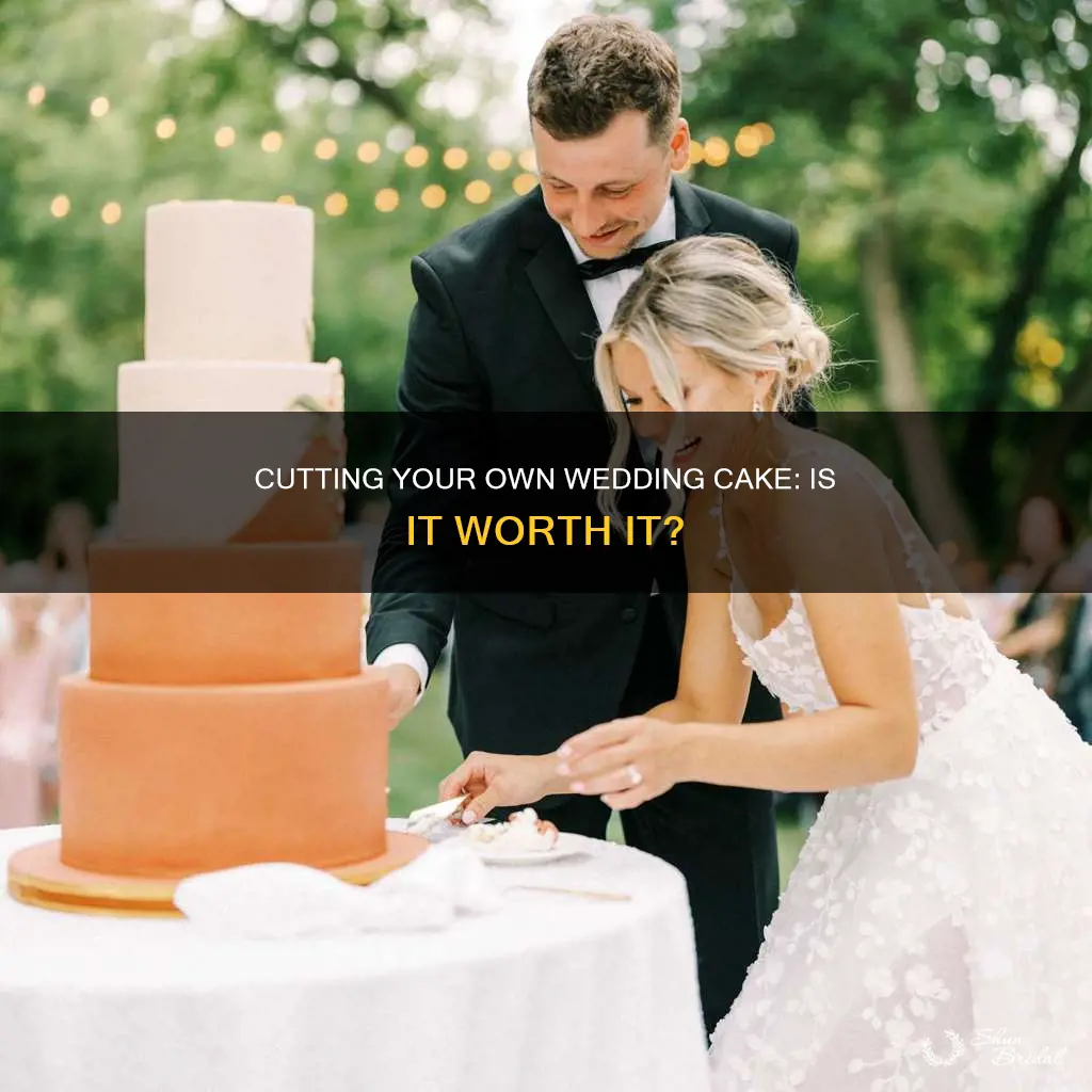 can you cut your own wedding cake