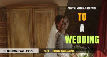 Short Veils at Weddings: Stylish or Unconventional Choice?