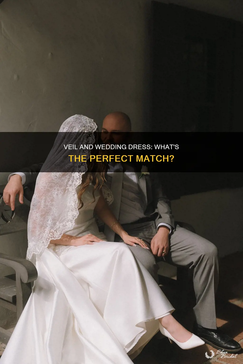 can you wear a veil to a wedding dress