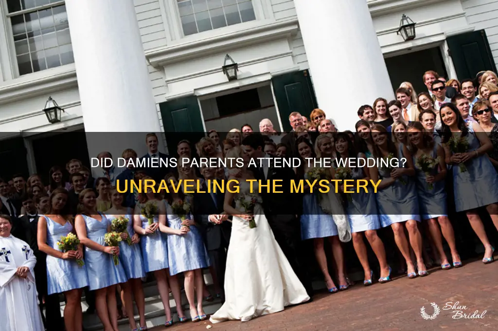 did damiens parents go to the wedding