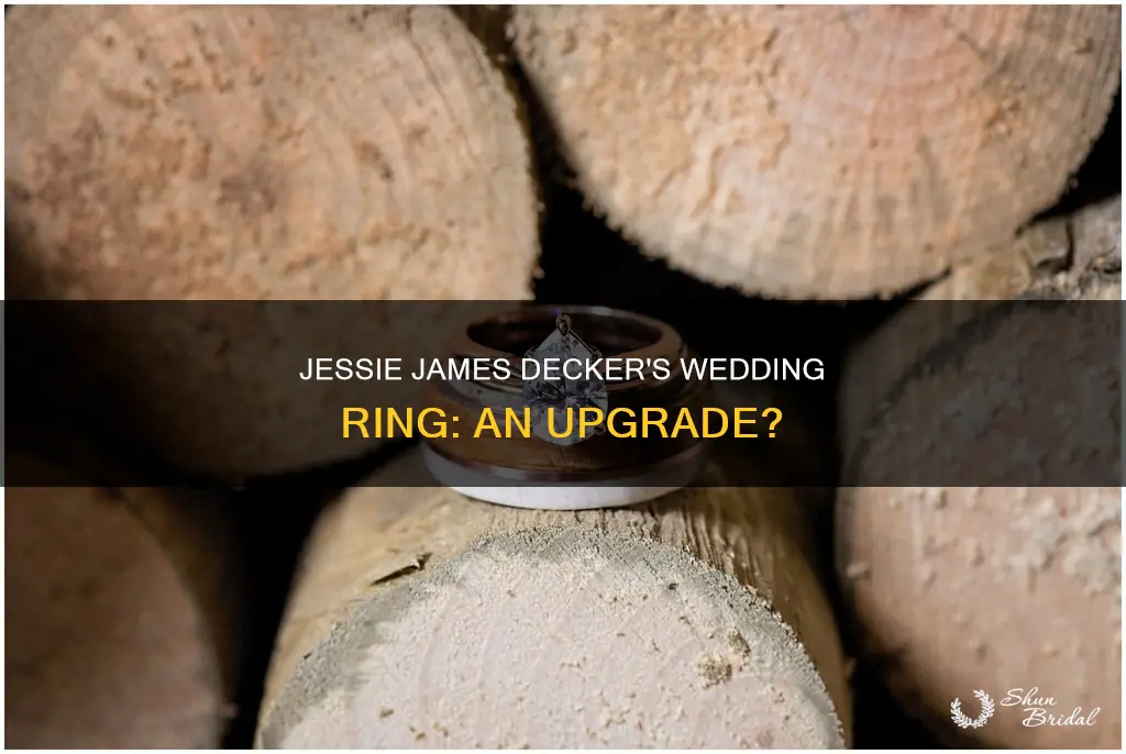 did jessie james decker get a new wedding ring