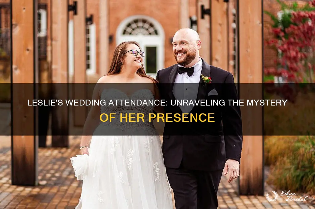 did leslie go to the wedding