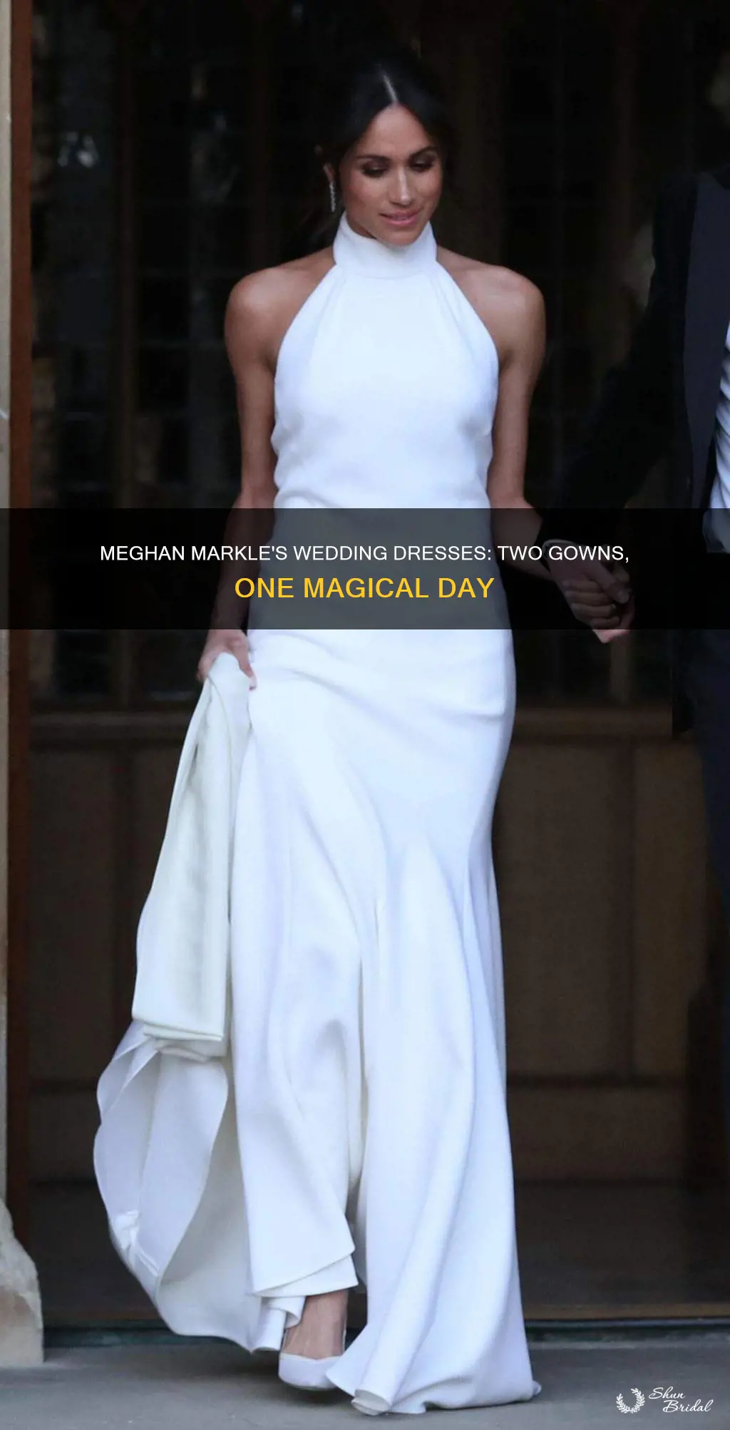 did meghan markle have 2 wedding dresses