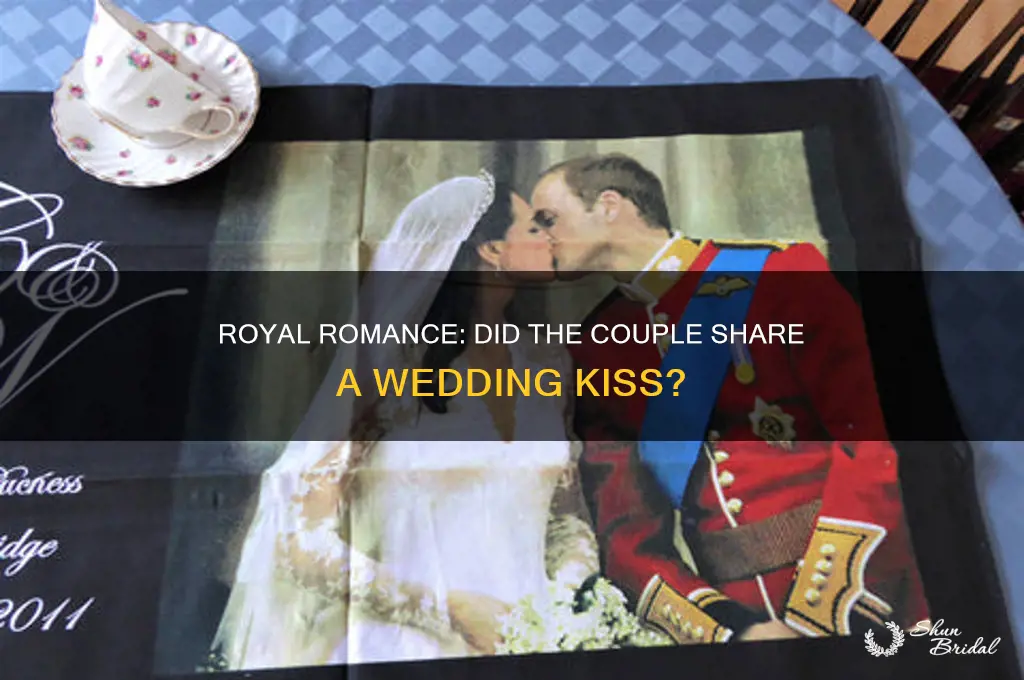 did they kiss at the royal wedding