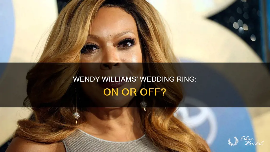 did wendy williams remove her wedding ring