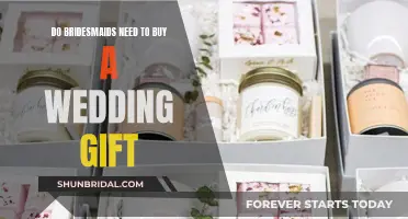 Bridesmaids' Wedding Gifts: To Buy or Not?