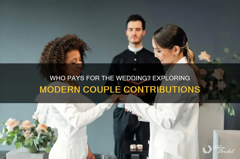 do couples pay for the wedding together