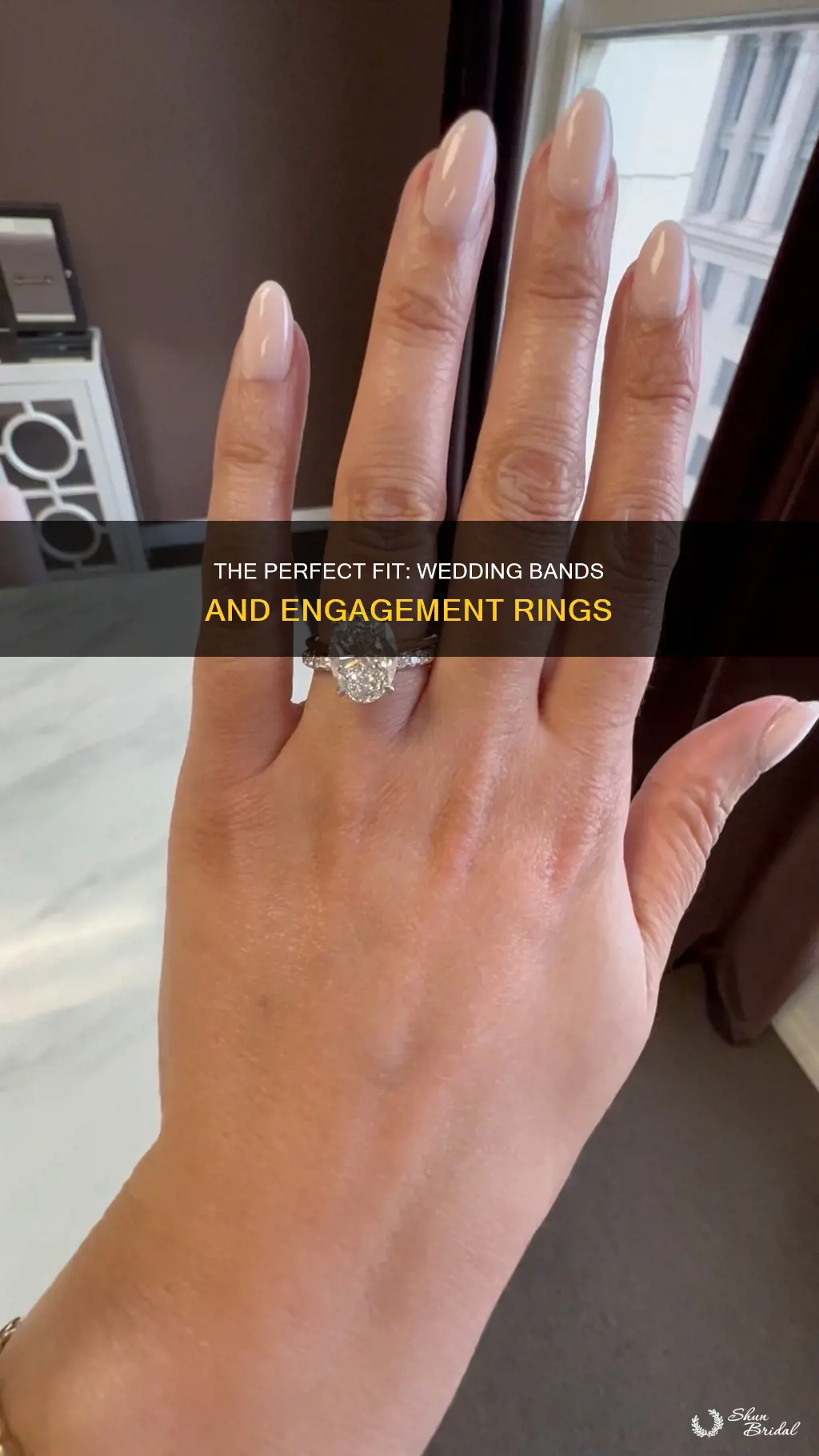 do engagement ring and wedding band have to sit flush