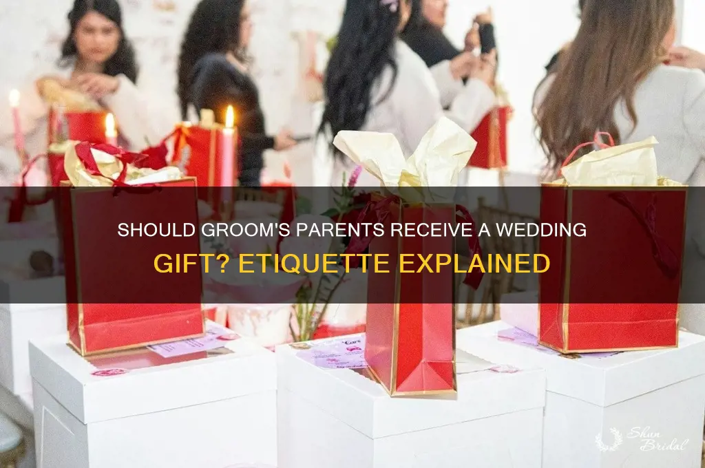 do groom parents get a wedding gift
