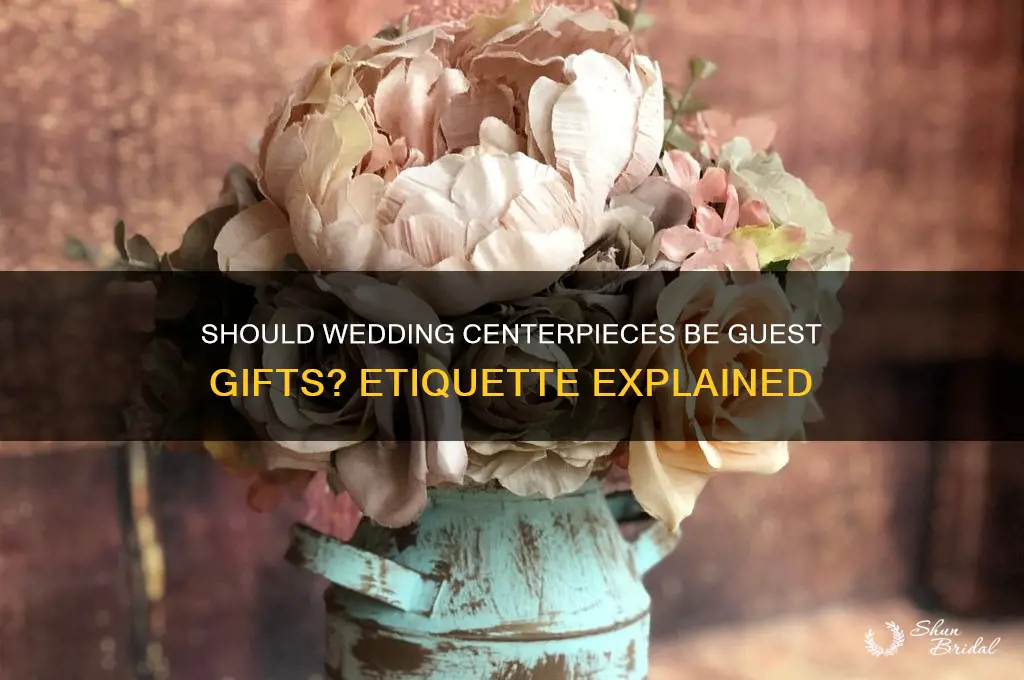 do guests take centerpieces at wedding