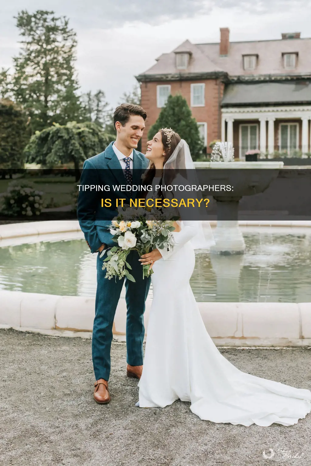 do I need to tip my wedding photographer
