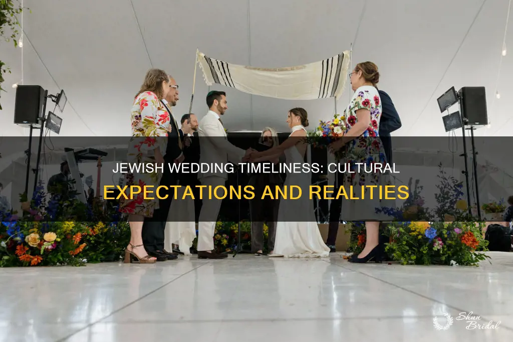 do jewish weddings start on time
