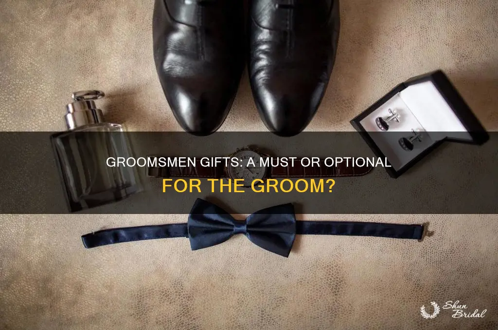 do men have to give groomsmen gift