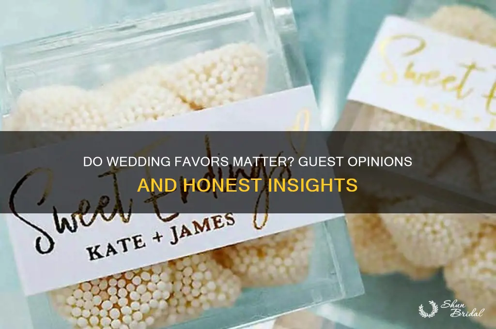 do people care about wedding favors