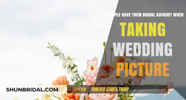 Bridal Bouquets in Wedding Photos: A Must-Have Accessory or Optional Detail?