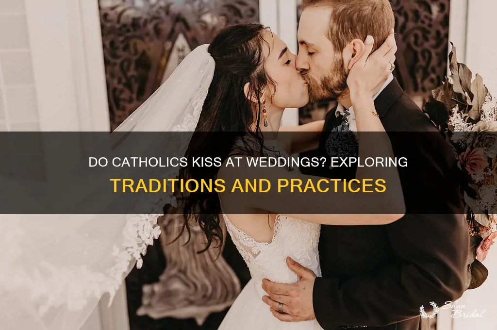 do people kiss at catholic weddings