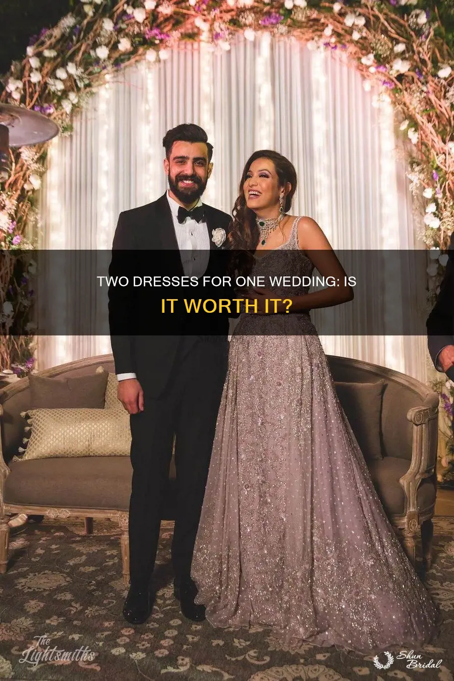 do people wear a 2nd dress to thier wedding reception