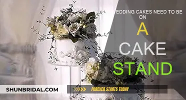 Choosing a Cake Stand for Your Wedding Cake