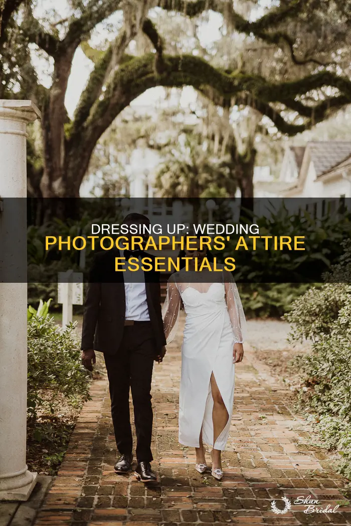do wedding photographers have to dress up