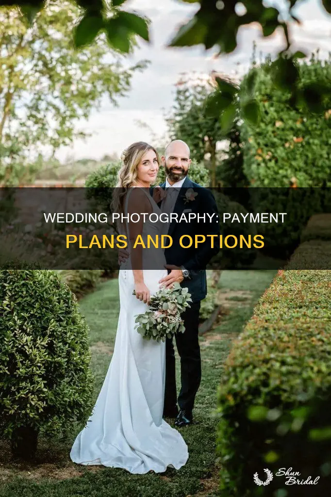 do wedding photographers take payments