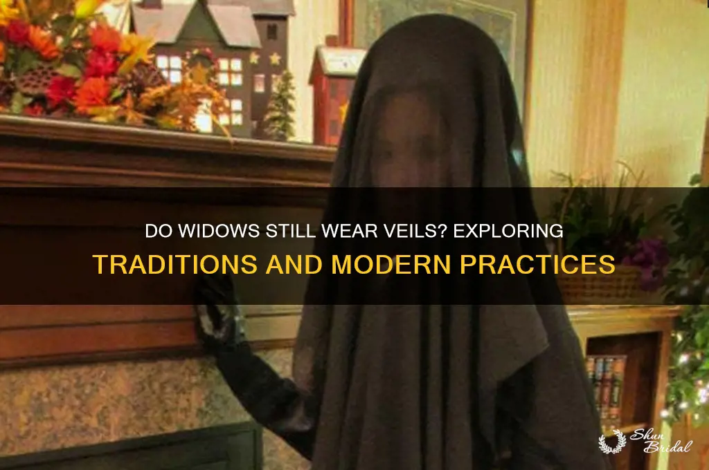 do widows still wear veils