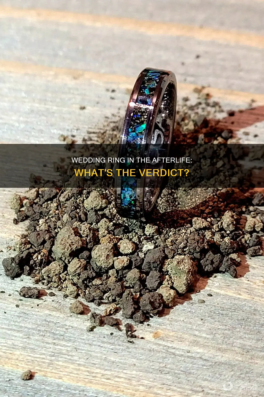 do you bury someone with their wedding ring