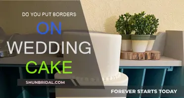 Wedding Cake Borders: To Use or Not to Use?