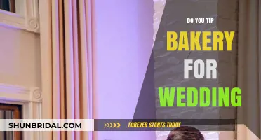 Etiquette Guide: Tipping Your Wedding Bakery