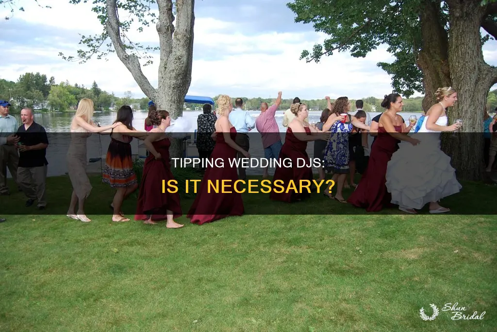 do you tip dj for wedding