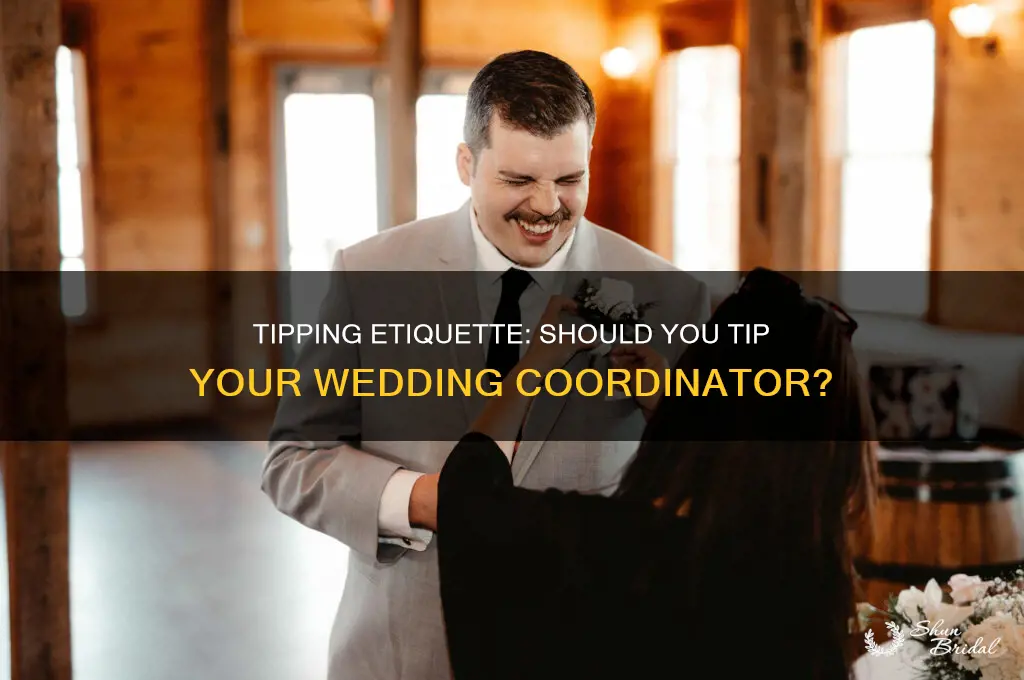 do you tip event coordinator wedding
