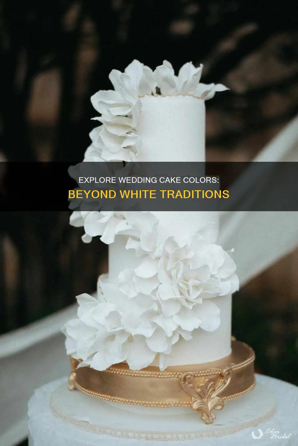 does a wedding cake have to be white