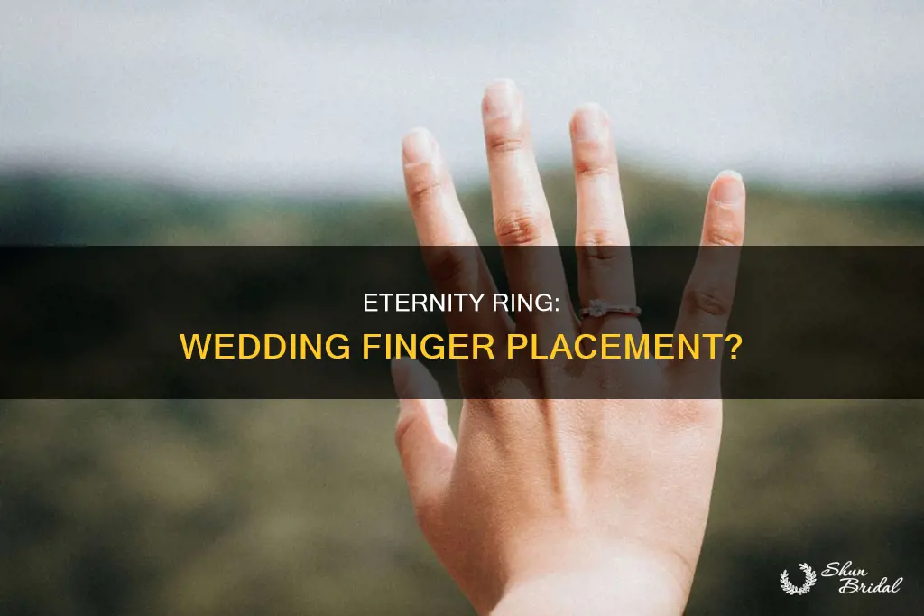 does an eternity ring go on the wedding finger