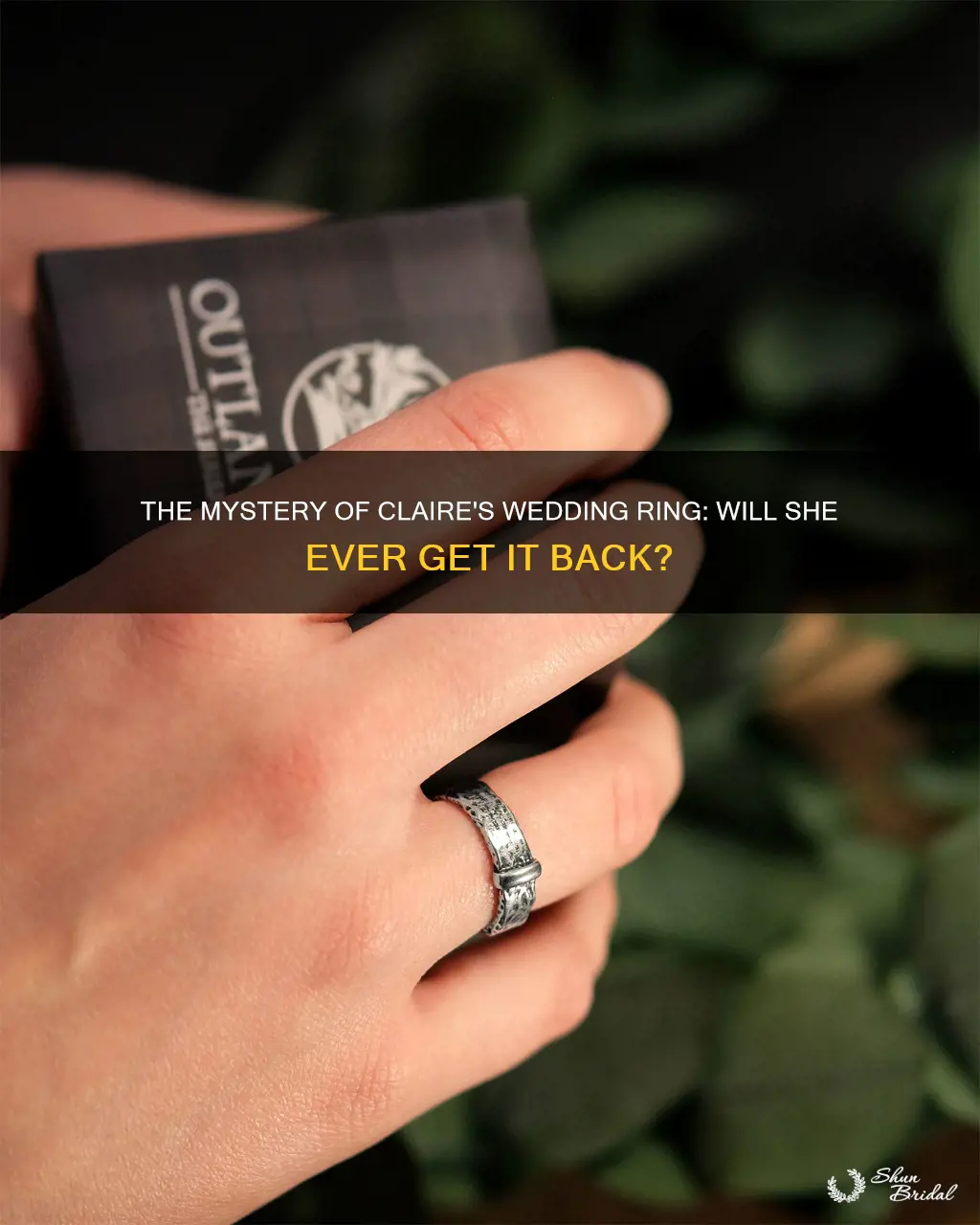 does claire ever get her wedding ring back