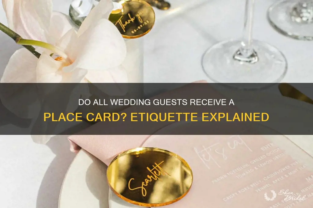 does everyone get a place card at a wedding