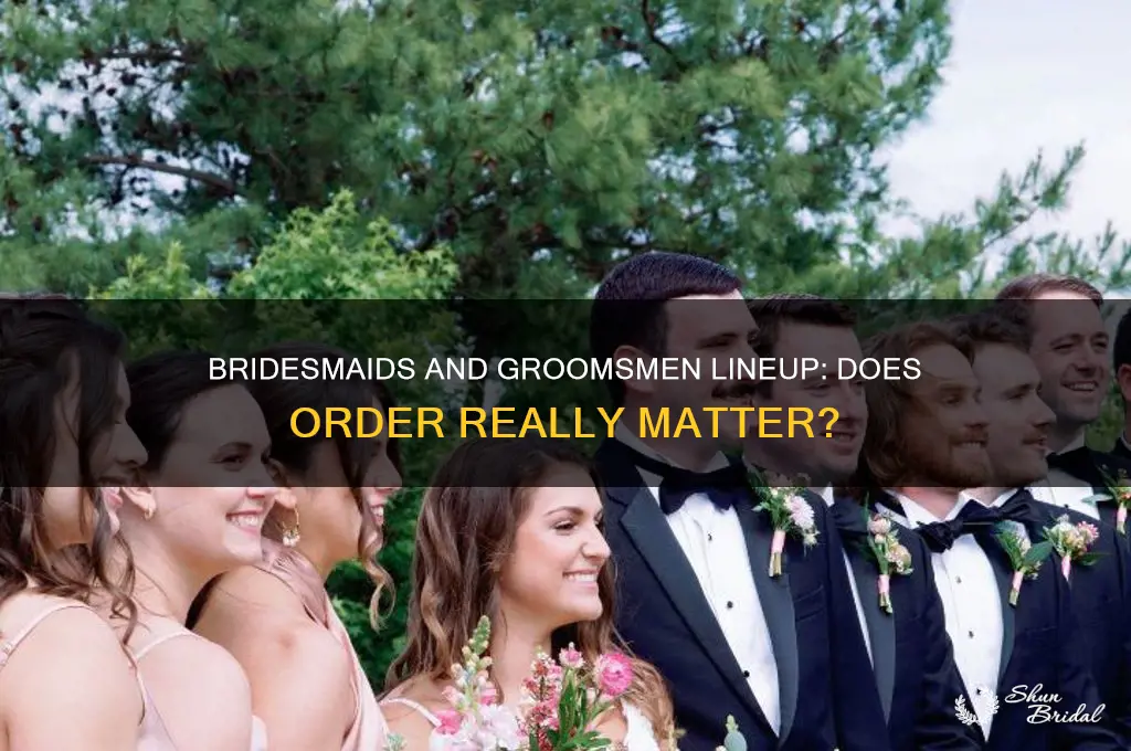does it matter what order bridesmaids and groomsmen stand in