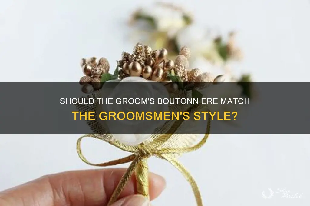 does the groom boutonniere match the groomsmen