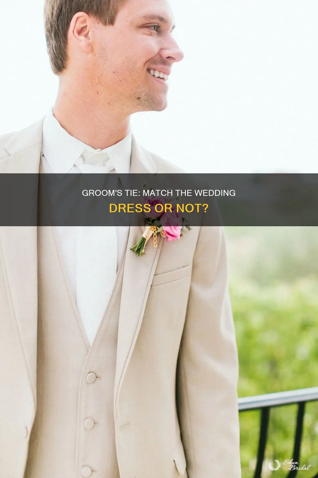 does the grooms tie need to match wedding dress