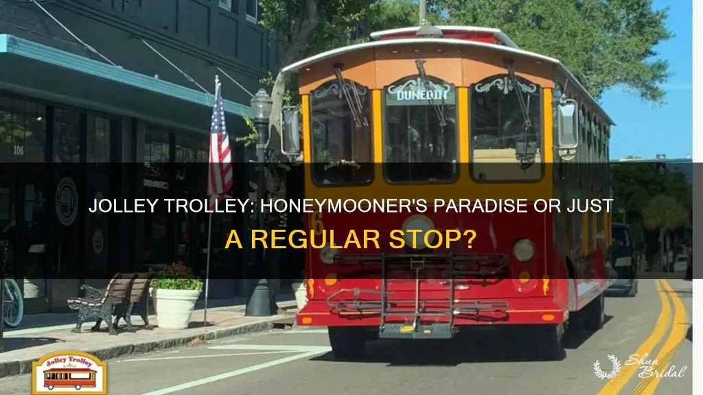 does the jolley trolley stop at honeymoon island