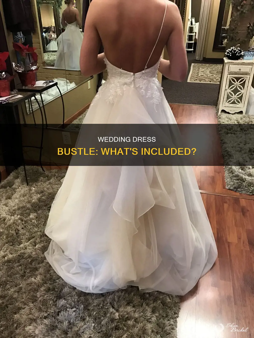 does wedding dress come with bustle hoook