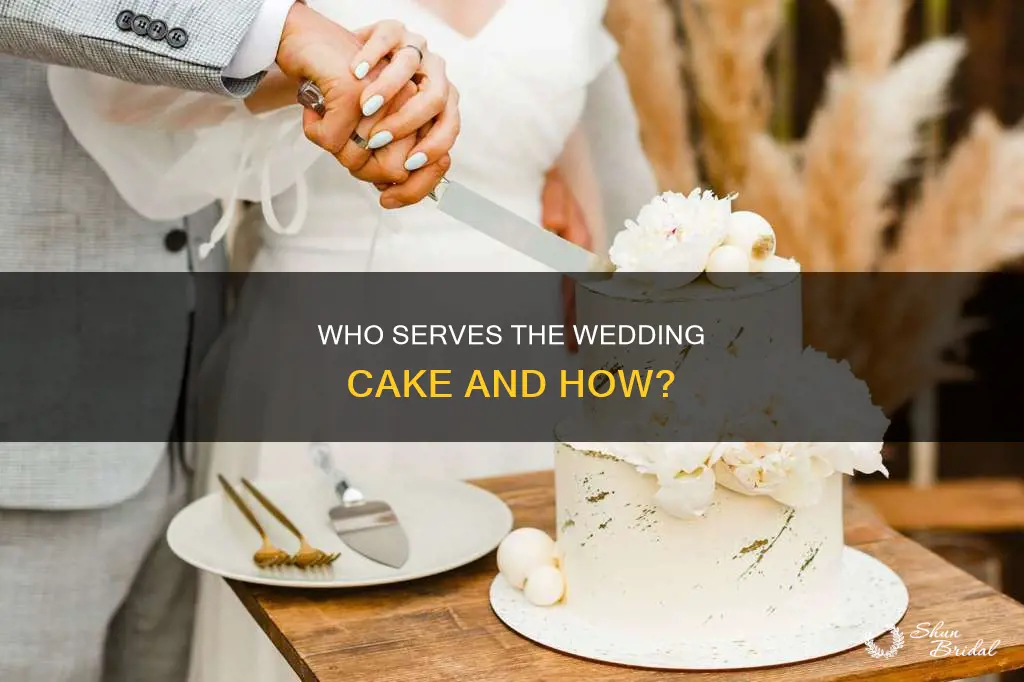 how and who serves the wedding cake at a wedding