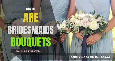 Bridesmaids' Bouquets: Size and Proportion Tips for Beginners