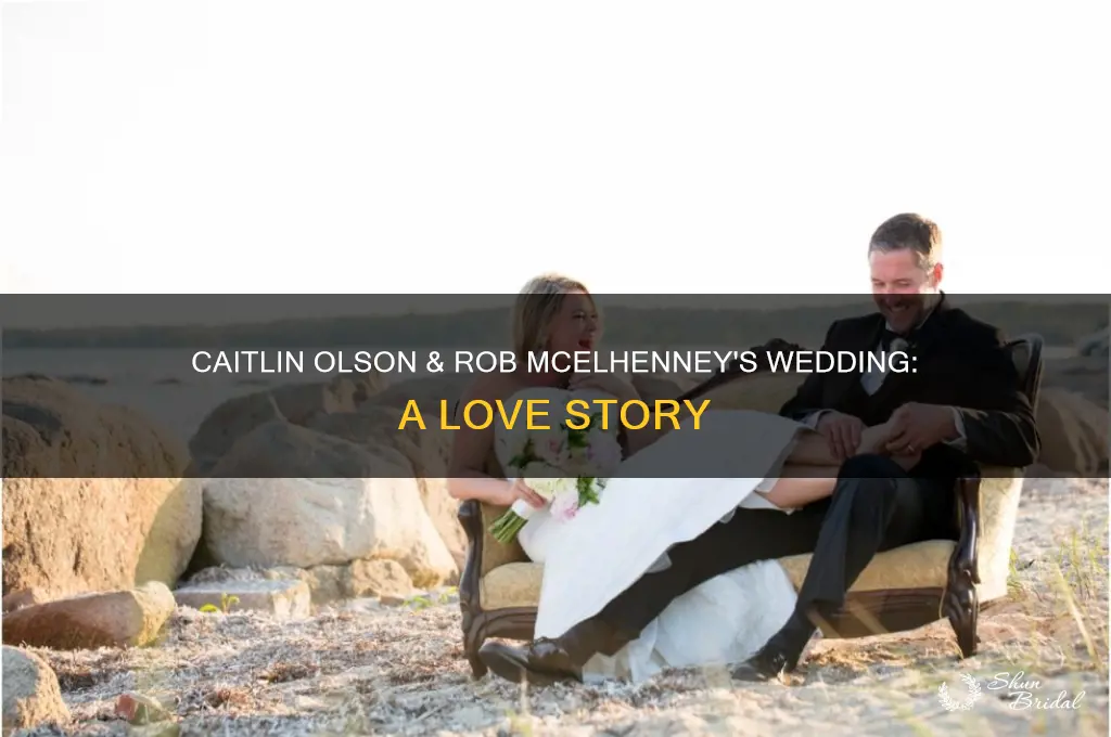 how did caitlin olsen and rob mcelhenney wedding
