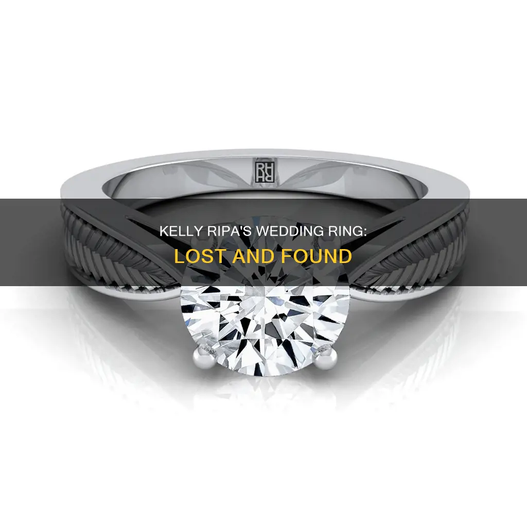 how did kelly ripa lose her wedding ring