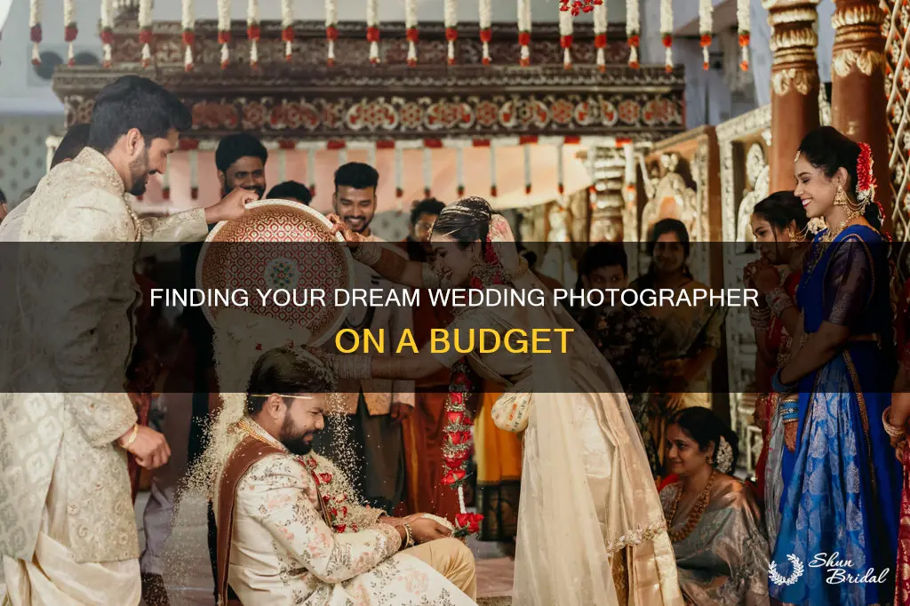 how do decide a wedding photographer budget