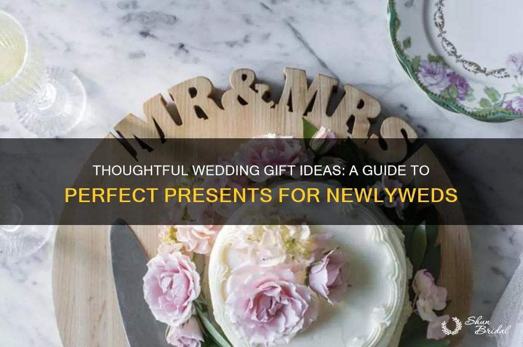 how do i do a gift from at wedding